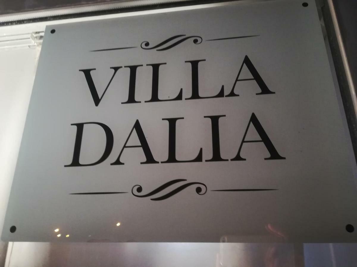סואנסס Villa Dalia מראה חיצוני תמונה